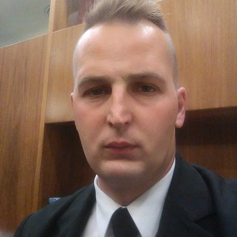 Péter, 39 éves társkereső profilképe (Budapest, VII., 4354481)