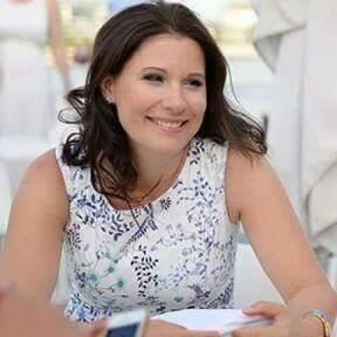 Randivonal ❤ Bernadett - társkereső Gyömrő - 44 éves - nő ()
