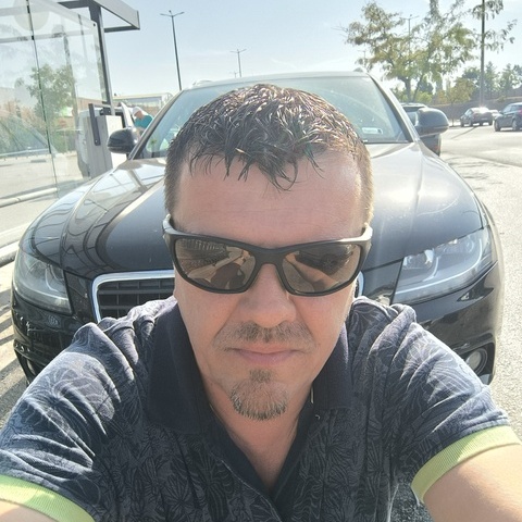Zsolt, 44 éves társkereső profilképe (Sárbogárd, 4750885)