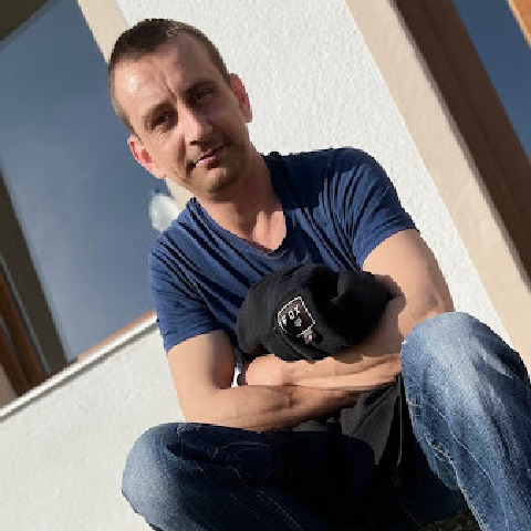 Attila, 40 éves társkereső profilképe (Vajszló, 3522686)