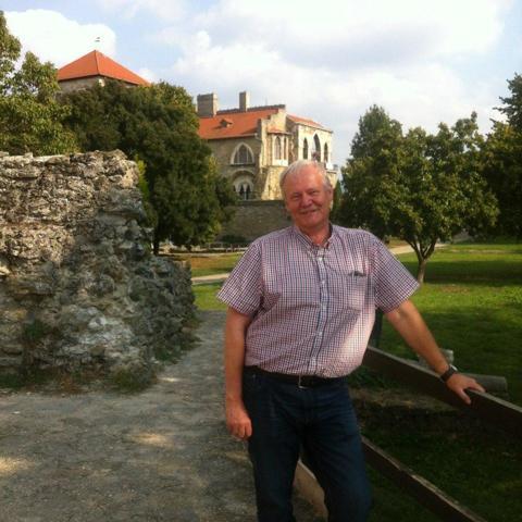 Péter, 64 éves társkereső profilképe (Siófok, 3271688)