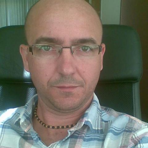 gerinc társkereső kis és társkeresés