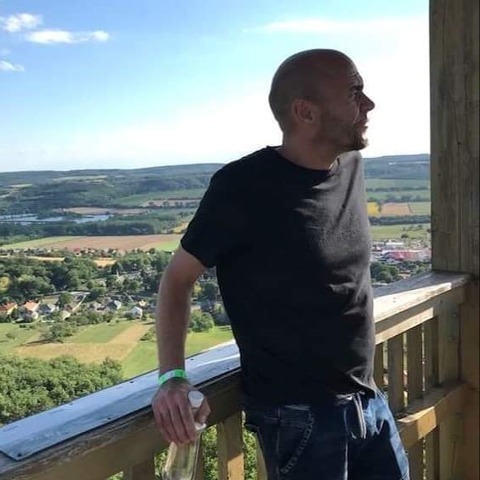 Csabi, 44 éves társkereső profilképe (Mosonmagyaróvár, 4635690)