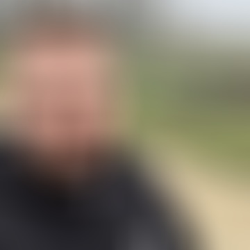 Krisztian, 28 éves társkereső 2. fotója (Budapest, 4380693)