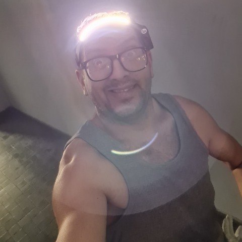 Péter, 44 éves társkereső profilképe (Sopron, 4346195)