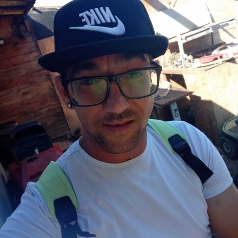 Gábor, 38 éves társkereső profilképe (Kisigmánd, 4709896)