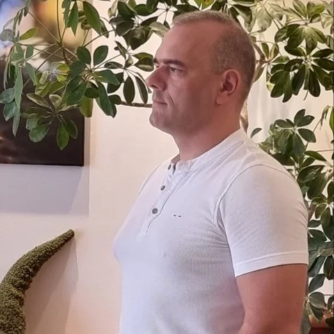 András, 45 éves társkereső profilképe (Budapest, XIII., 4433596)